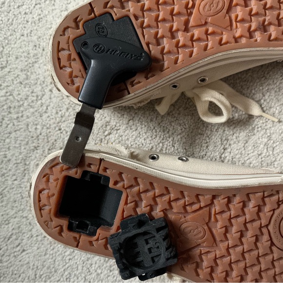 Heely’s Burlap Canvas Sneakers - Picture 4 of 12